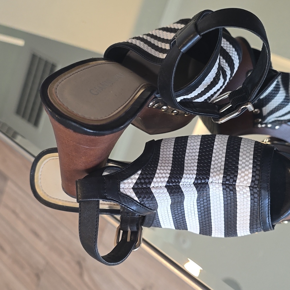 Gianni Bini Black and White Women's Platform Heels Size 8 - Picture 3 of 10